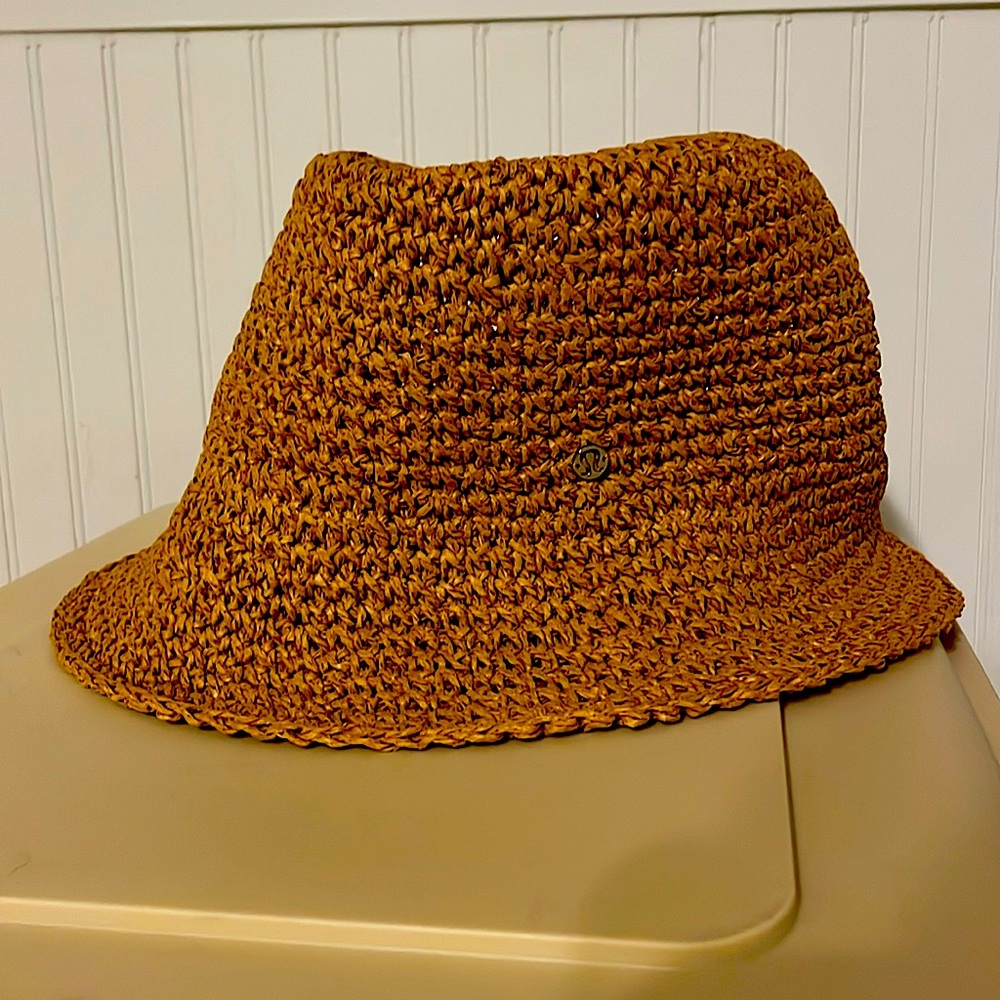 Lululemon crochet hat